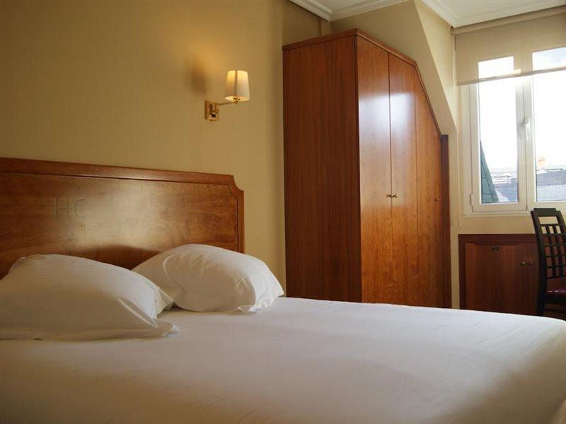 Hotel El Retiro De Cardea Oviedo Esterno foto