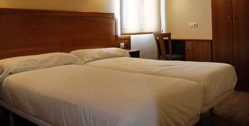 Hotel El Retiro De Cardea Oviedo Esterno foto